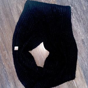 Black circle cozy scarf
